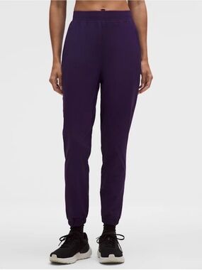 Lululemon adaptive state jogger dramatic magenta dark purple size 4